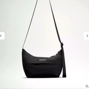 NWOT Lululemon Sling Cross Body Bag
